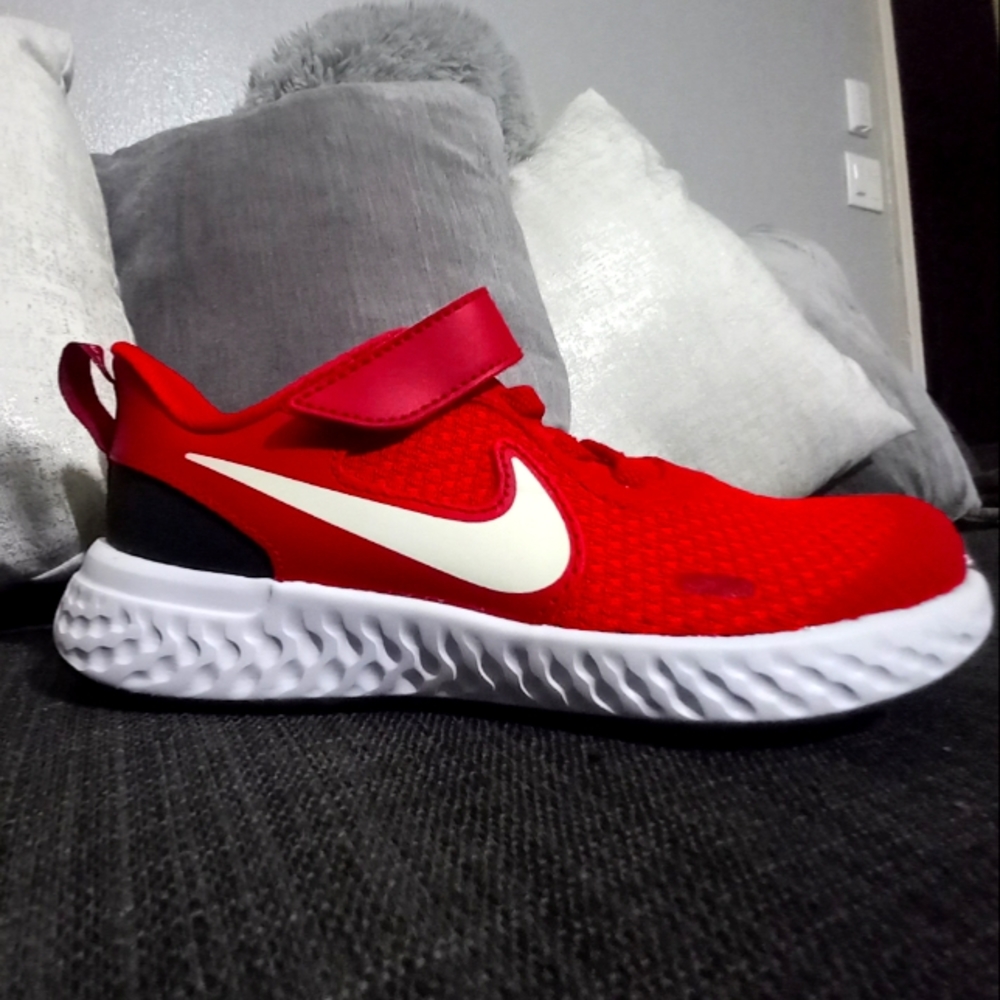 New Nike toddler shoe size 10.5c